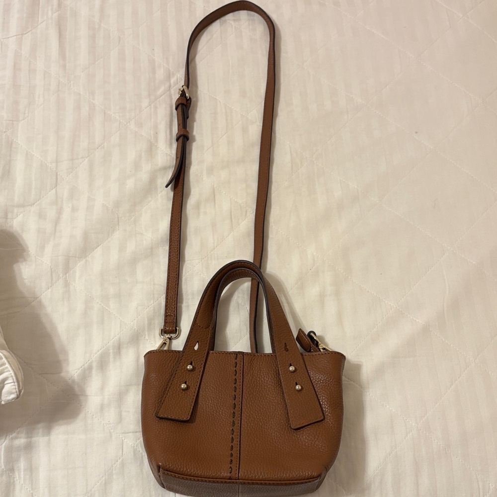 Elegant Brown Leather Handbag - Picture 1 of 1